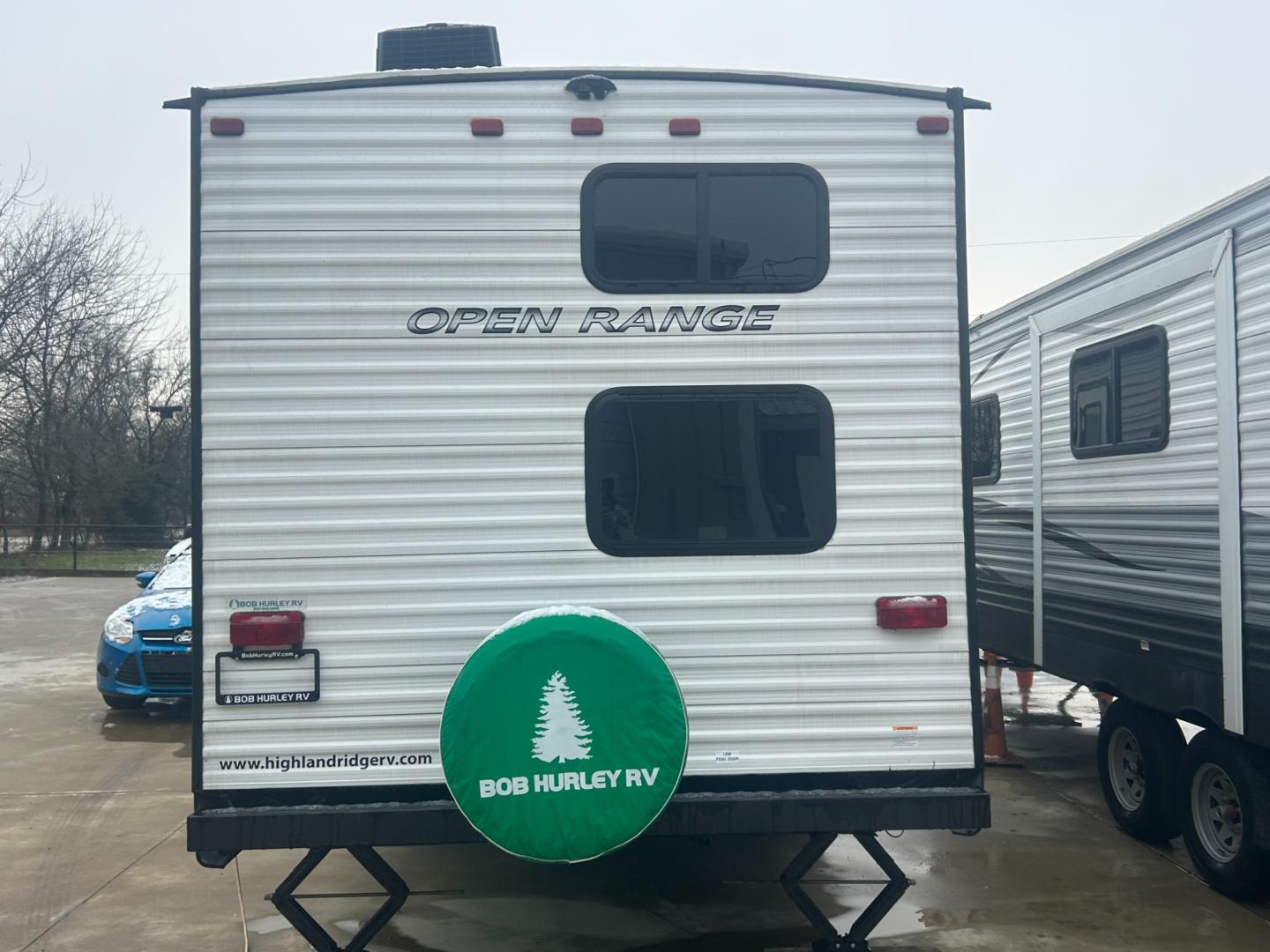 2021 White /TAN Highland Ridge RV, Inc OPEN RANGE 26BHS (58TBH0BP7M1) , located at 17760 Hwy 62, Morris, OK, 74445, 35.609104, -95.877060 - Photo#4